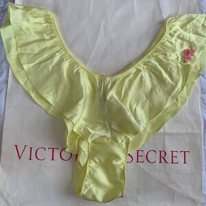 NWT Victoria’s Secret Panty Size Large
